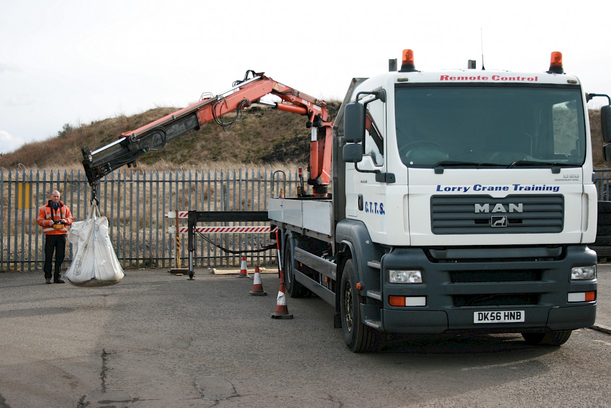 REMOTE CONTROL Lorry Mounted Crane Operator Courses